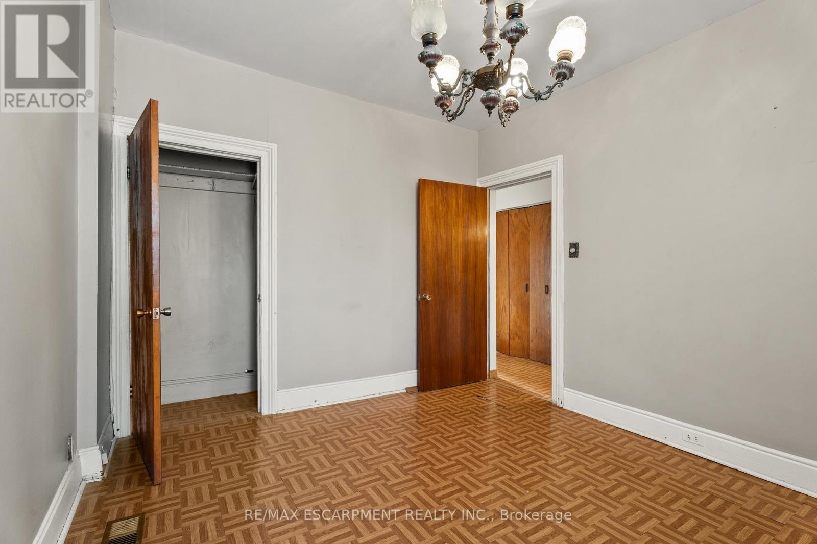 241 Robert Street, Hamilton, Ontario L8L 2R3 - Photo 21 - X12498698