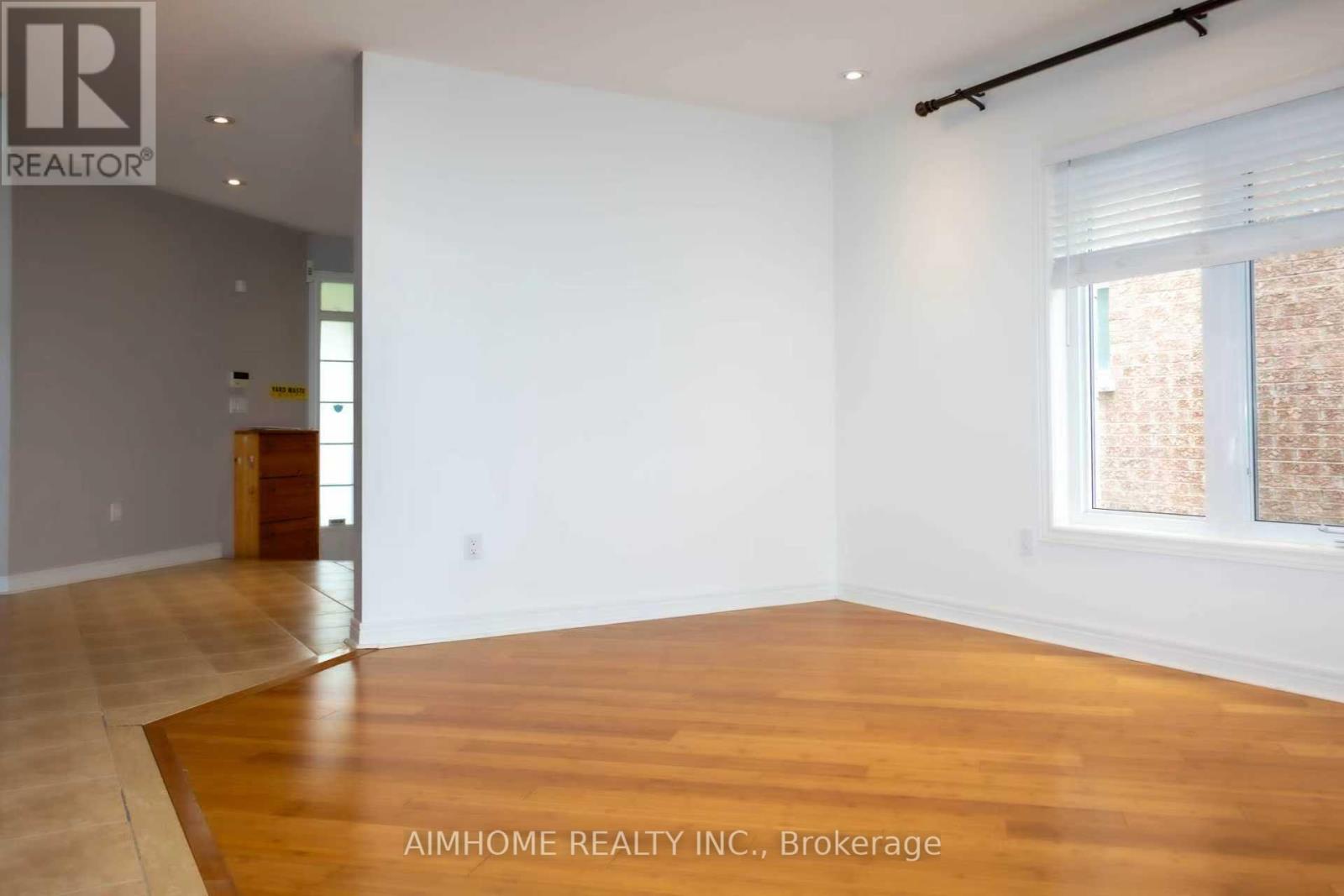 19 Durango Drive, Richmond Hill, Ontario  L4S 2W5 - Photo 4 - N12526674