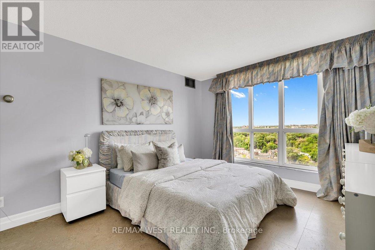 1608 - 2285 Lake Shore Boulevard W, Toronto, Ontario  M8V 3X9 - Photo 18 - W12526656