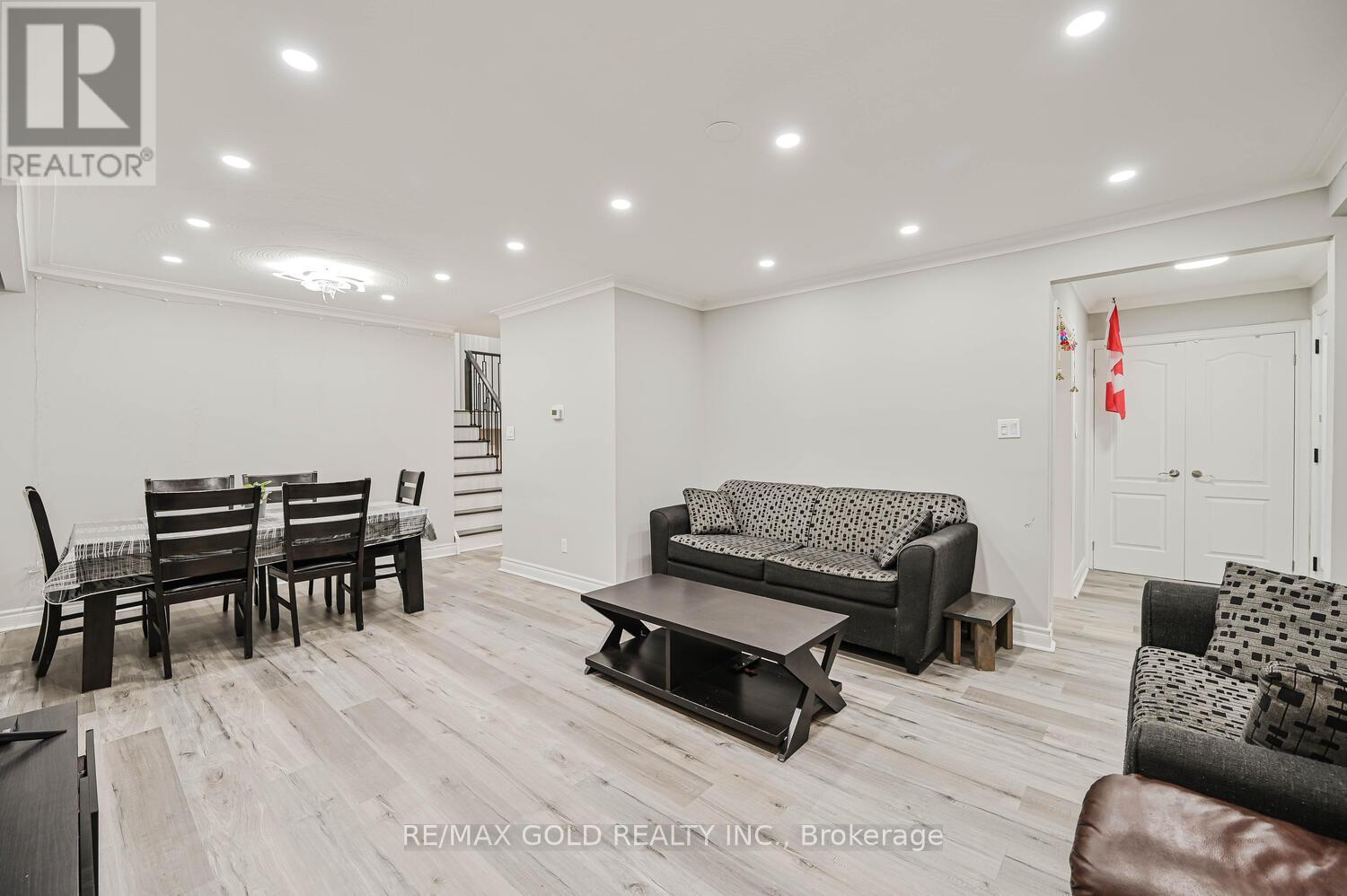 3724 Darla Drive, Mississauga, Ontario  L4T 2C9 - Photo 12 - W12526664