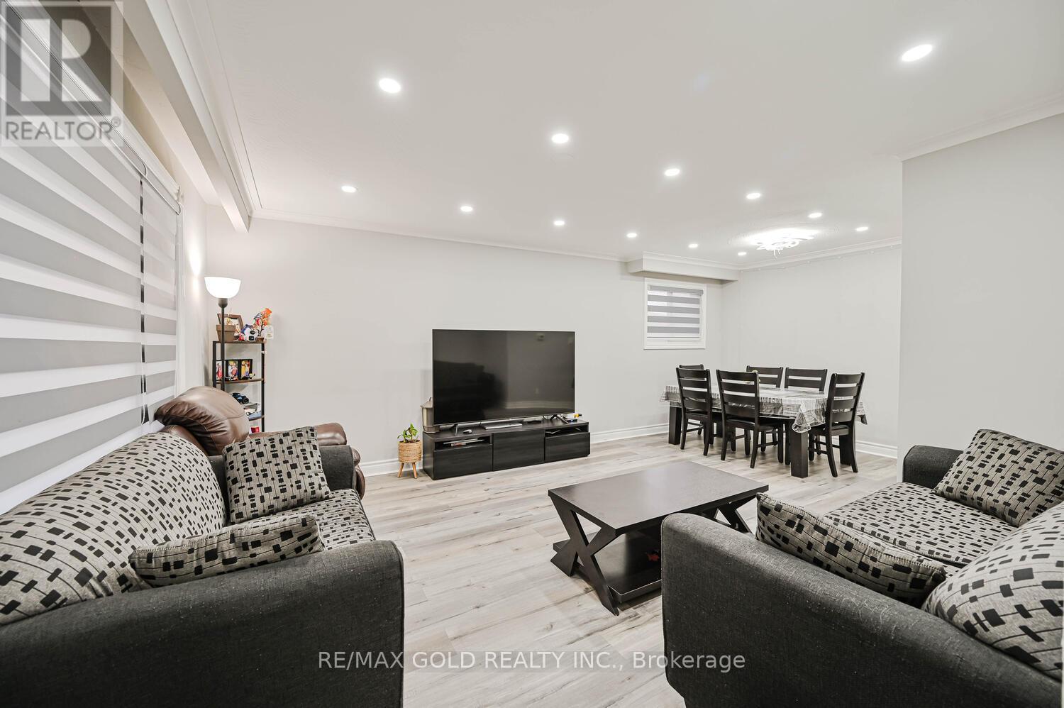 3724 Darla Drive, Mississauga, Ontario  L4T 2C9 - Photo 7 - W12526664