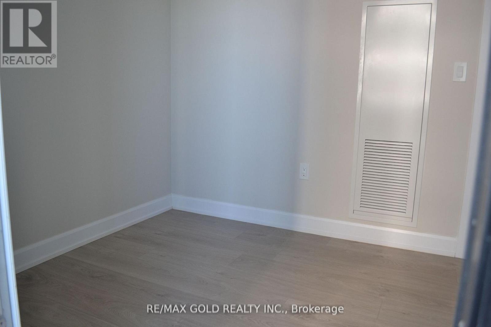 323 - 3200 William Coltson Avenue, Oakville, Ontario  L6H 7W6 - Photo 11 - W12526678