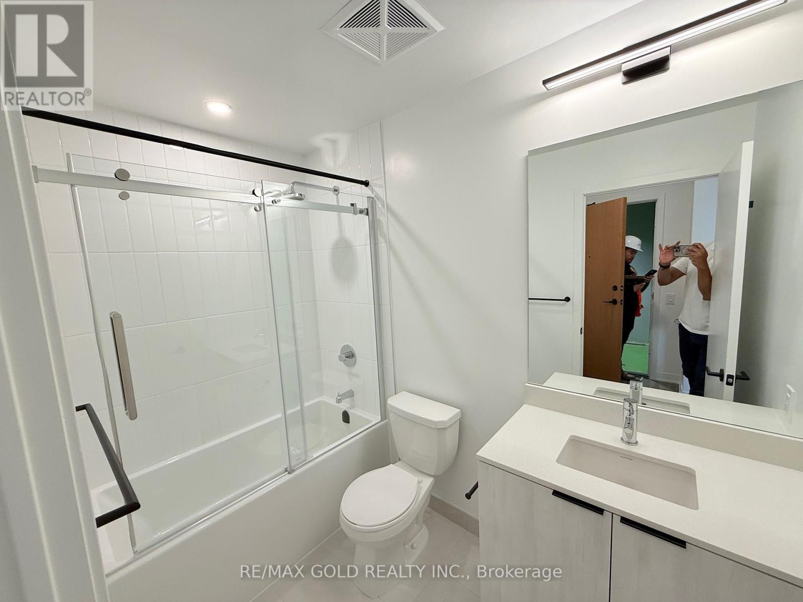 1407 - 2495 Eglinton Avenue, Mississauga, Ontario  L5M 2T2 - Photo 2 - W12526680