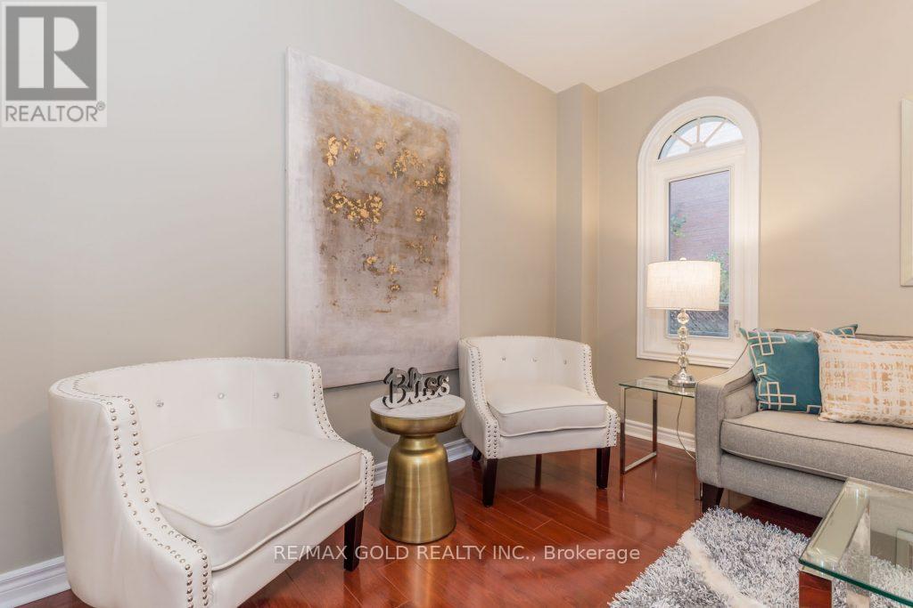 5646 Bell Harbour Drive, Mississauga, Ontario  L5M 5J3 - Photo 10 - W12526684