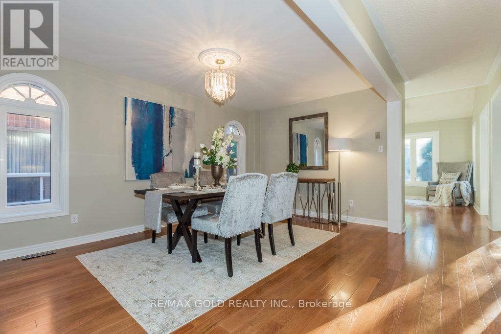 5646 Bell Harbour Drive, Mississauga, Ontario  L5M 5J3 - Photo 11 - W12526684