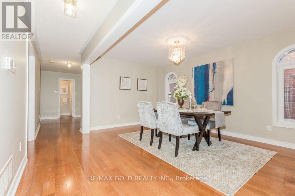 5646 Bell Harbour Drive, Mississauga, Ontario  L5M 5J3 - Photo 12 - W12526684