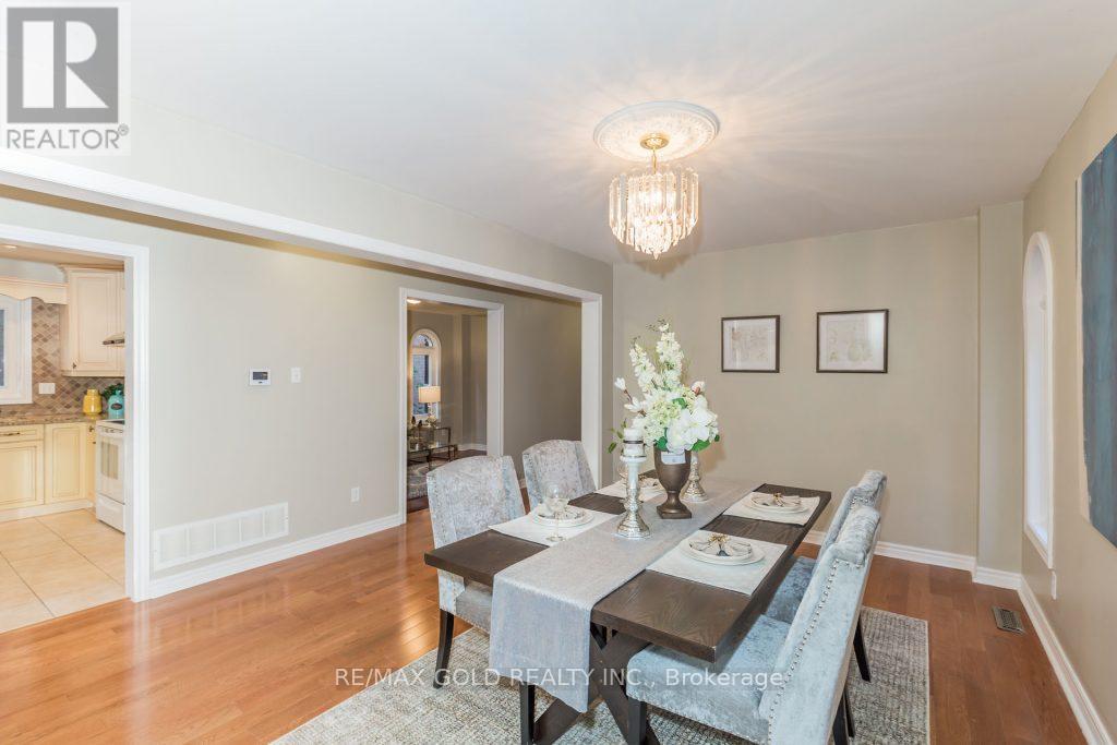 5646 Bell Harbour Drive, Mississauga, Ontario  L5M 5J3 - Photo 15 - W12526684