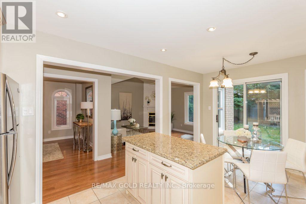 5646 Bell Harbour Drive, Mississauga, Ontario  L5M 5J3 - Photo 19 - W12526684