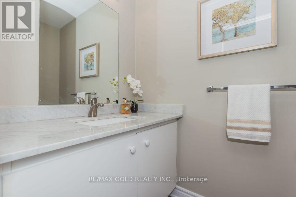 5646 Bell Harbour Drive, Mississauga, Ontario  L5M 5J3 - Photo 23 - W12526684