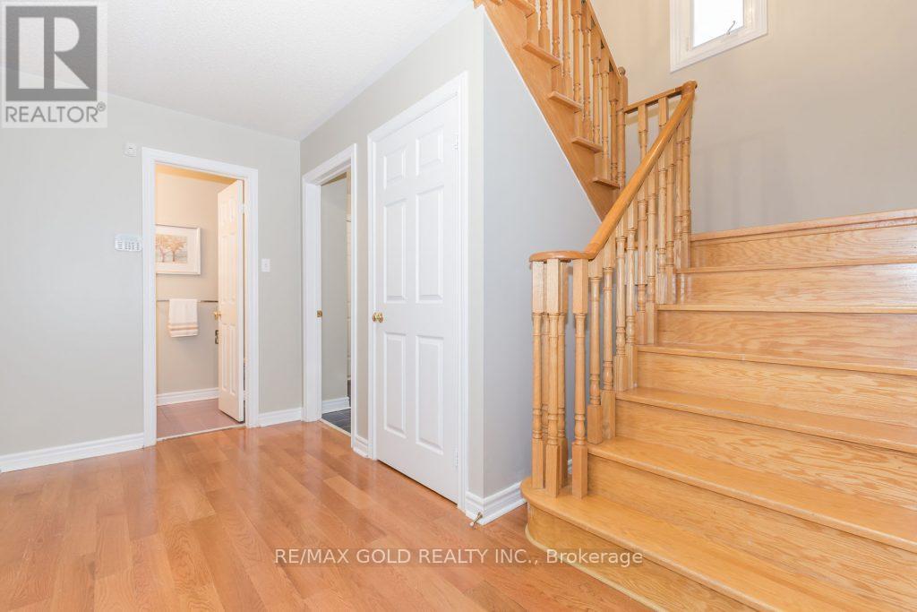 5646 Bell Harbour Drive, Mississauga, Ontario  L5M 5J3 - Photo 25 - W12526684