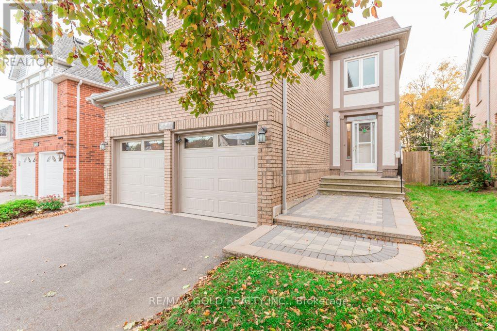 5646 Bell Harbour Drive, Mississauga, Ontario  L5M 5J3 - Photo 3 - W12526684