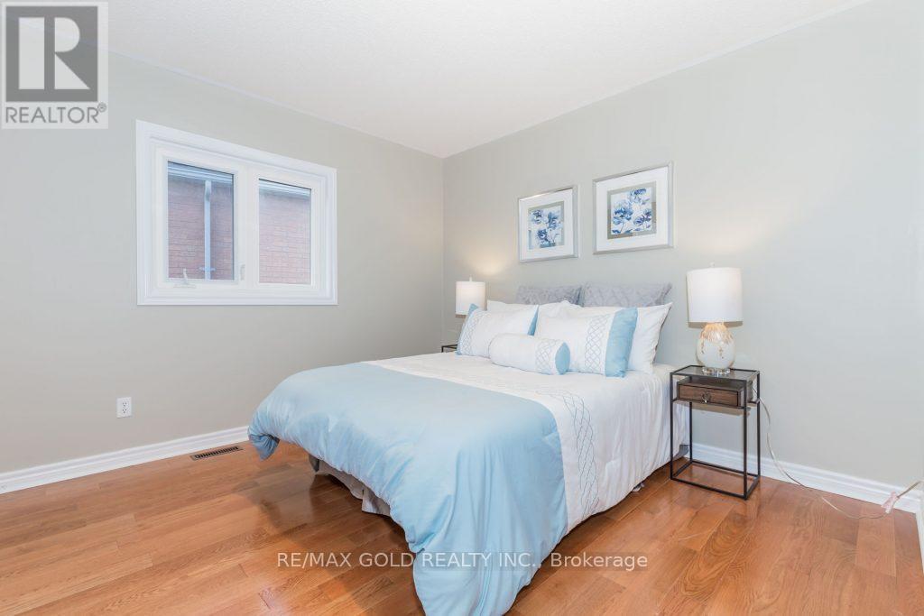 5646 Bell Harbour Drive, Mississauga, Ontario  L5M 5J3 - Photo 32 - W12526684