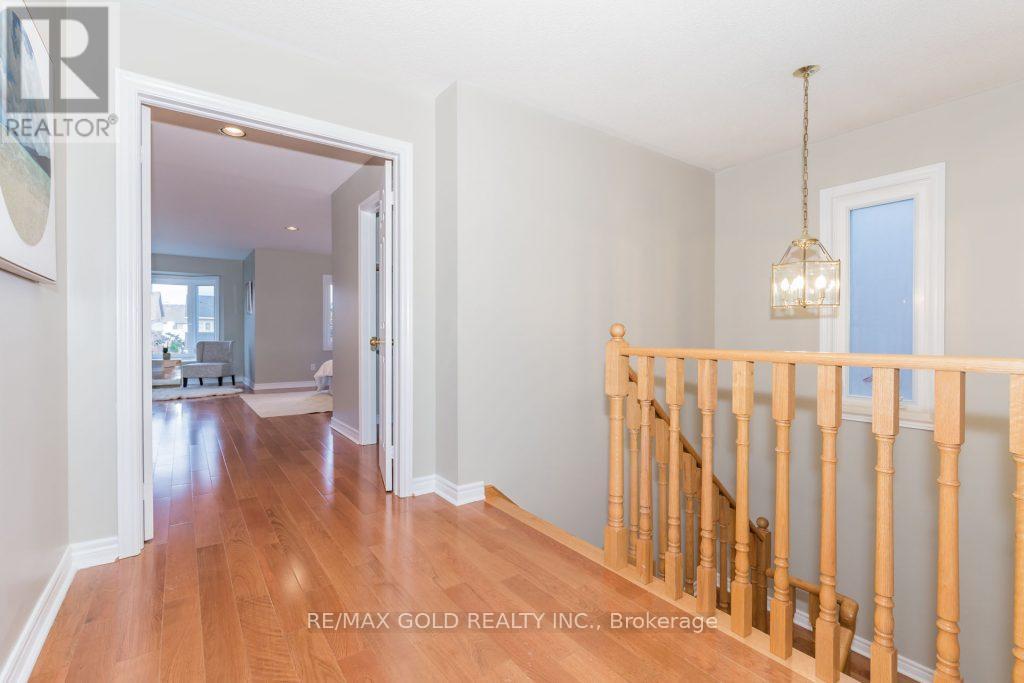 5646 Bell Harbour Drive, Mississauga, Ontario  L5M 5J3 - Photo 34 - W12526684