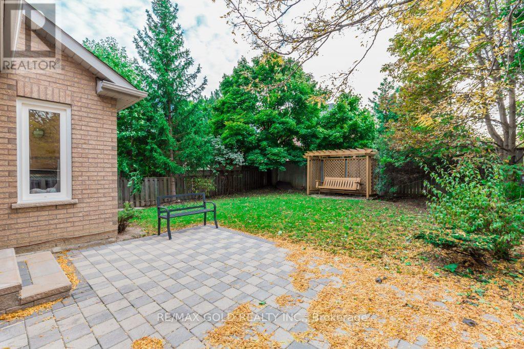 5646 Bell Harbour Drive, Mississauga, Ontario  L5M 5J3 - Photo 47 - W12526684