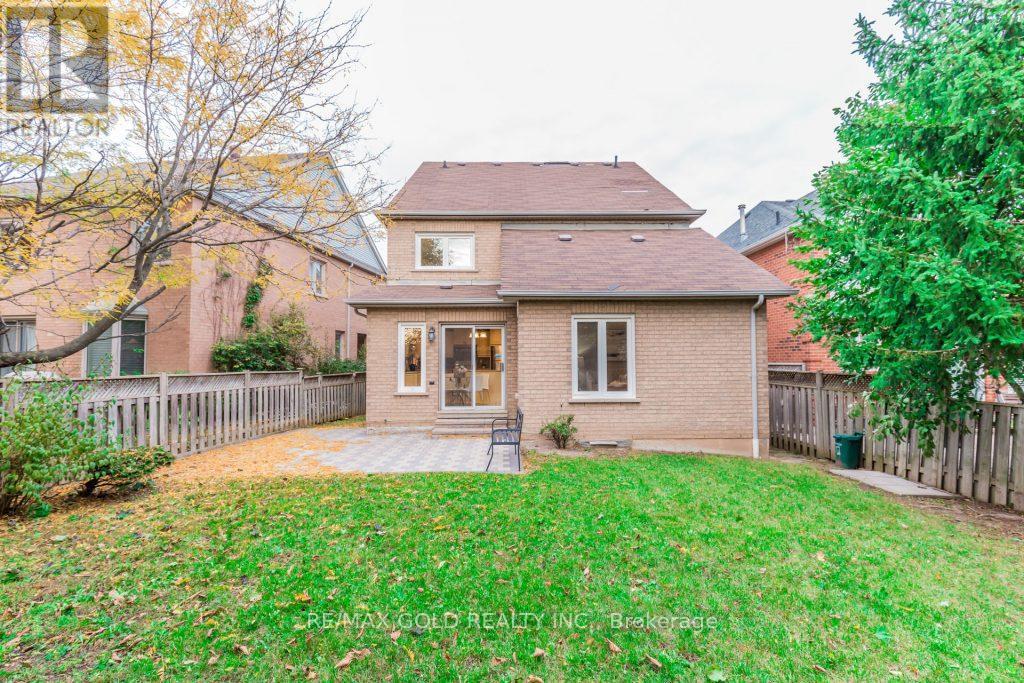 5646 Bell Harbour Drive, Mississauga, Ontario  L5M 5J3 - Photo 49 - W12526684