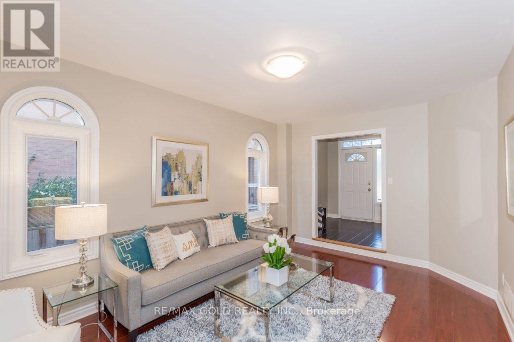 5646 Bell Harbour Drive, Mississauga, Ontario  L5M 5J3 - Photo 8 - W12526684