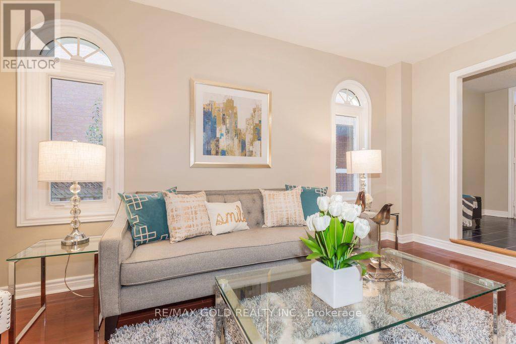 5646 Bell Harbour Drive, Mississauga, Ontario  L5M 5J3 - Photo 9 - W12526684