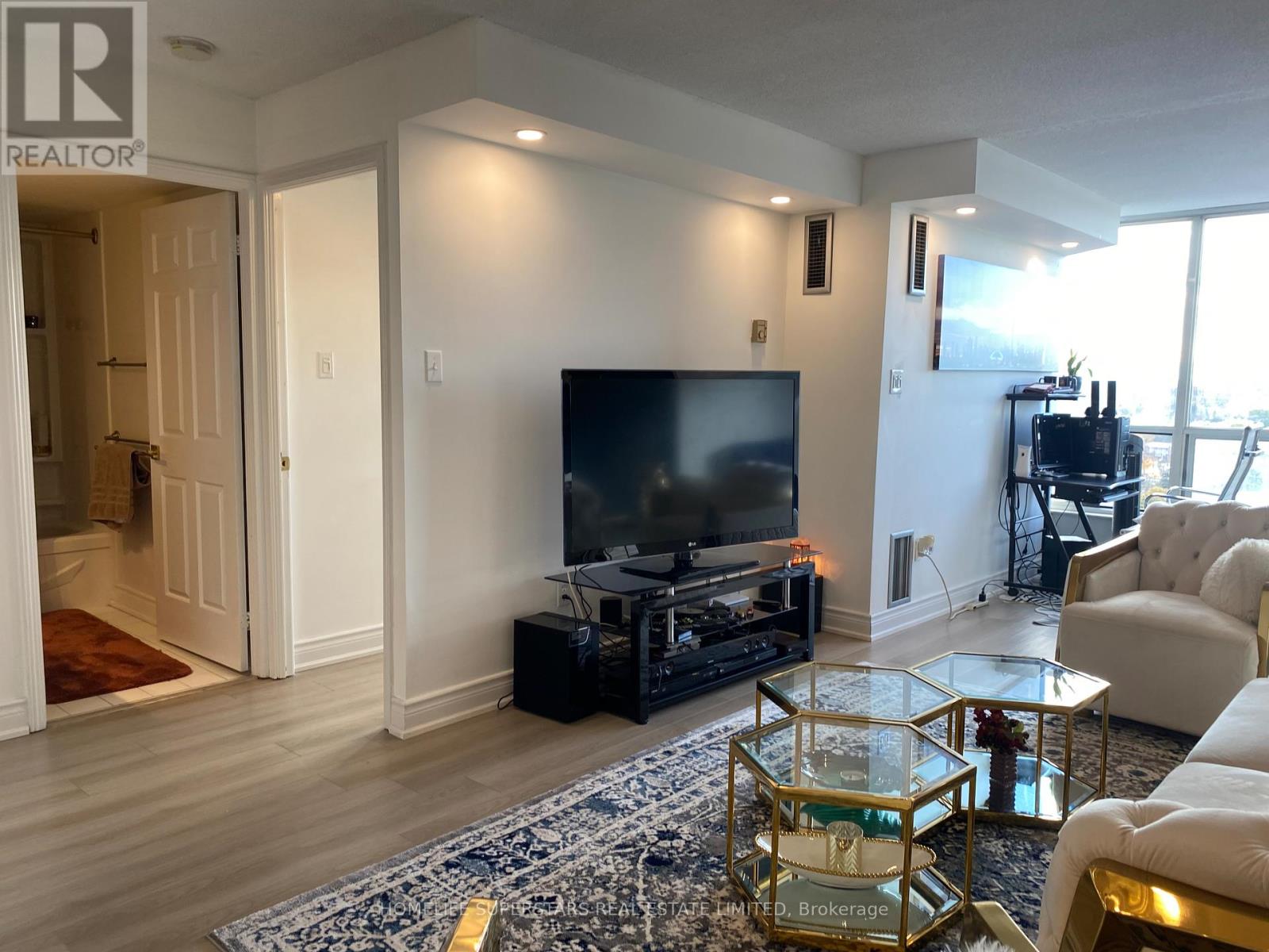 1605 - 22 Hanover Road, Brampton, Ontario  L6S 5K7 - Photo 12 - W12526686