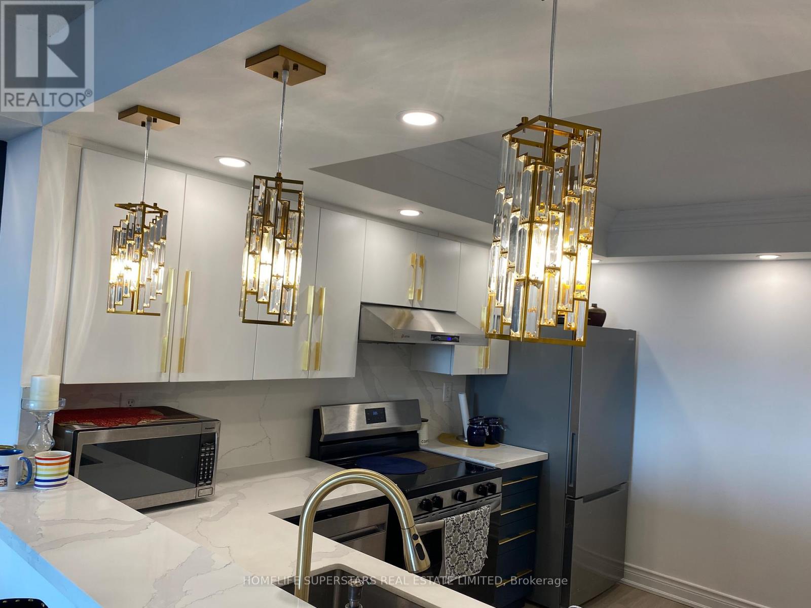 1605 - 22 Hanover Road, Brampton, Ontario  L6S 5K7 - Photo 4 - W12526686