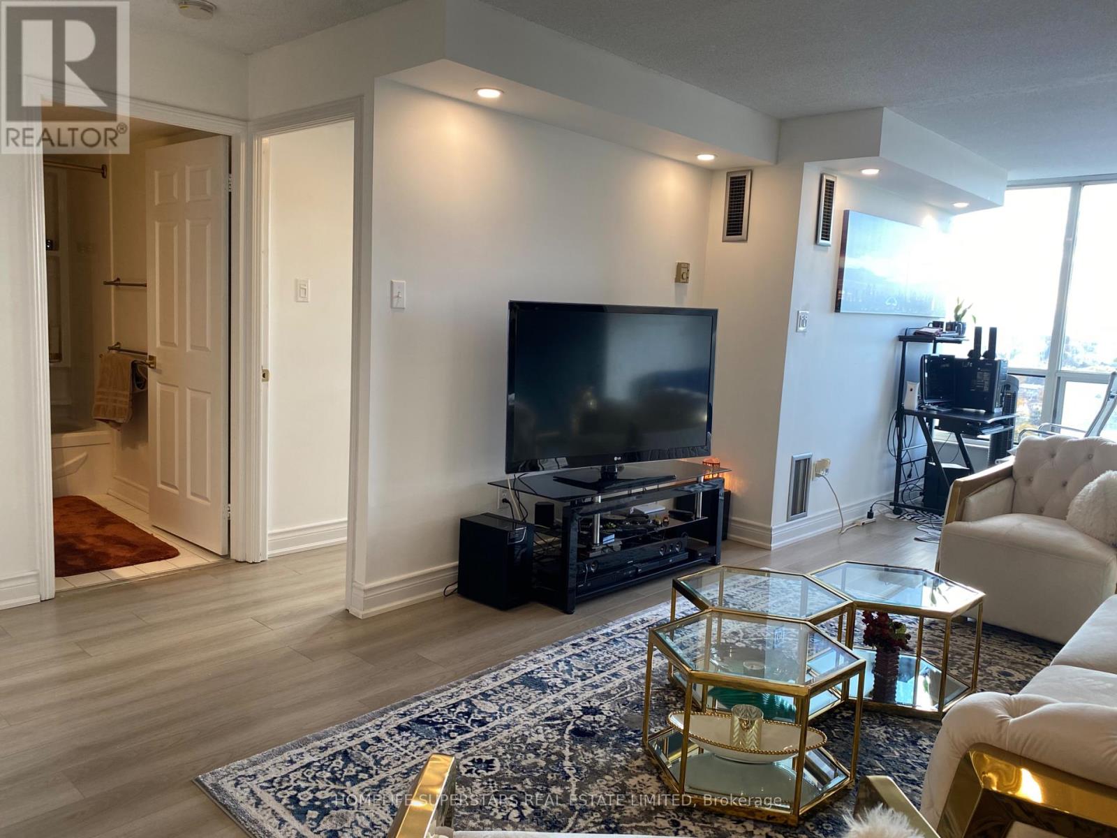 1605 - 22 Hanover Road, Brampton, Ontario  L6S 5K7 - Photo 9 - W12526686