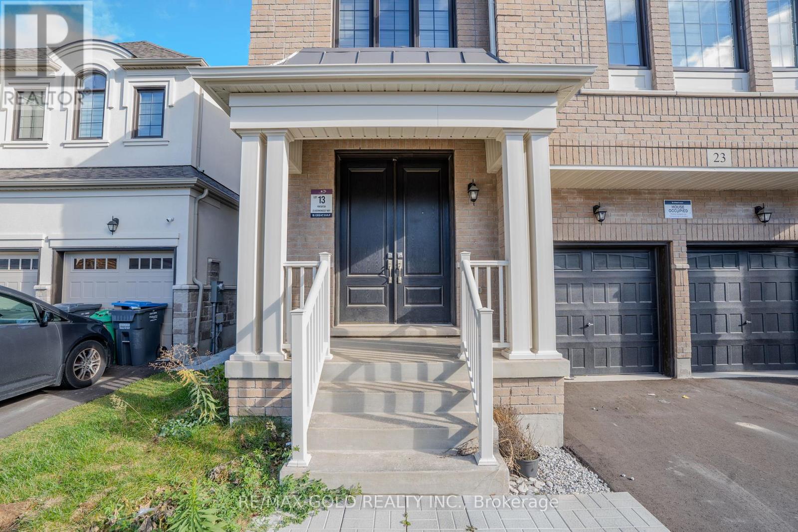 23 Bermondsey Way, Brampton, Ontario  L6Y 0E4 - Photo 2 - W12526688