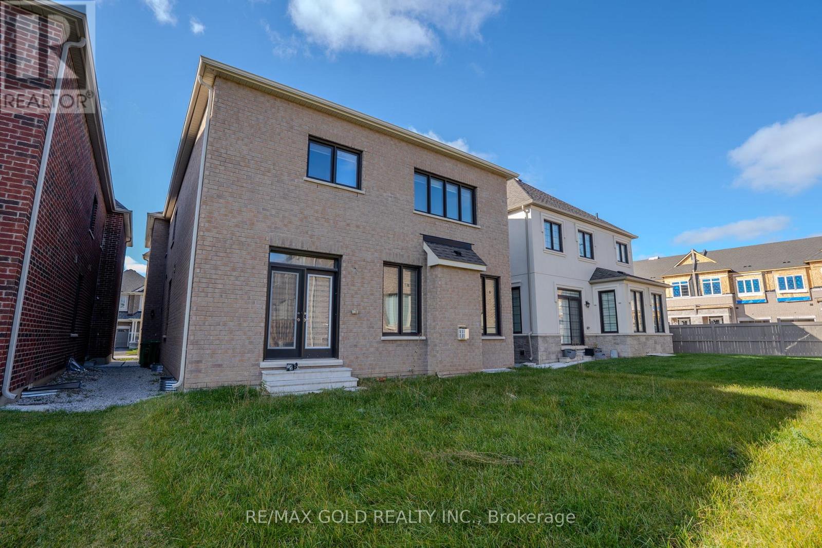 23 Bermondsey Way, Brampton, Ontario  L6Y 0E4 - Photo 41 - W12526688