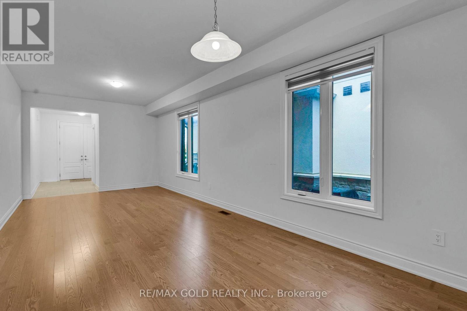 23 Bermondsey Way, Brampton, Ontario  L6Y 0E4 - Photo 7 - W12526688