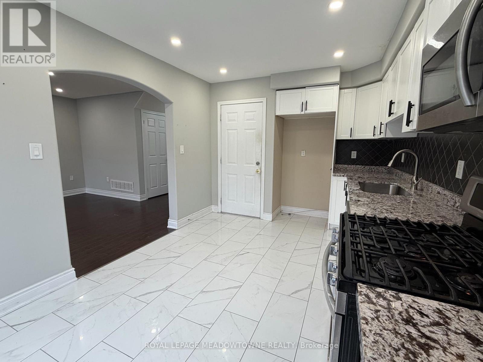 843 Thompson Road S, Milton, Ontario  L9T 6Y8 - Photo 10 - W12526700