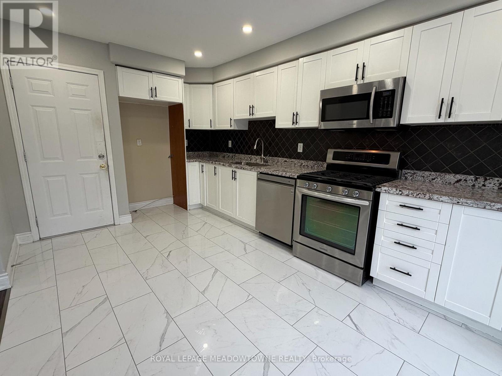 843 Thompson Road S, Milton, Ontario  L9T 6Y8 - Photo 11 - W12526700