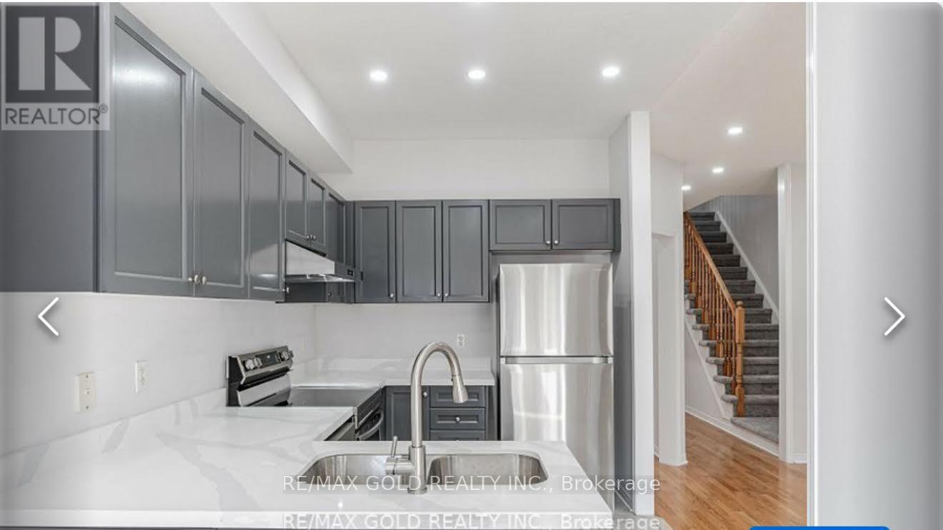 69 Portrush Trail, Brampton, Ontario  L6X 0R2 - Photo 6 - W12526708