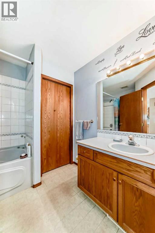 49 Kingston Drive, Red Deer, Alberta  T4P 3P9 - Photo 26 - A2268896