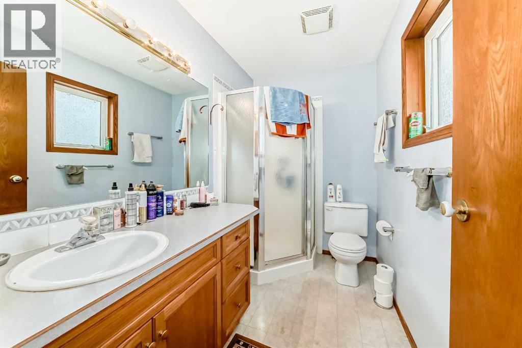 49 Kingston Drive, Red Deer, Alberta  T4P 3P9 - Photo 19 - A2268896