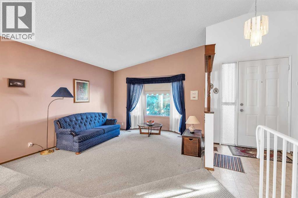 183 Cedardale Place Sw, Calgary, Alberta  T2W 5G1 - Photo 5 - A2261496