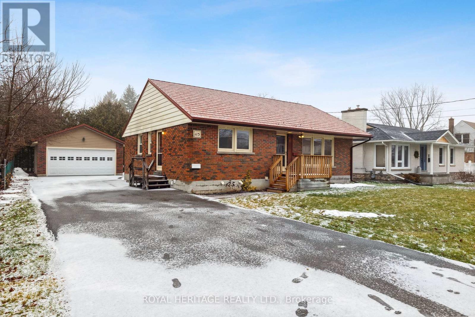 UPPER LEVEL/MAIN FLOOR - 115 ALBERT STREET N, Kawartha Lakes, Ontario