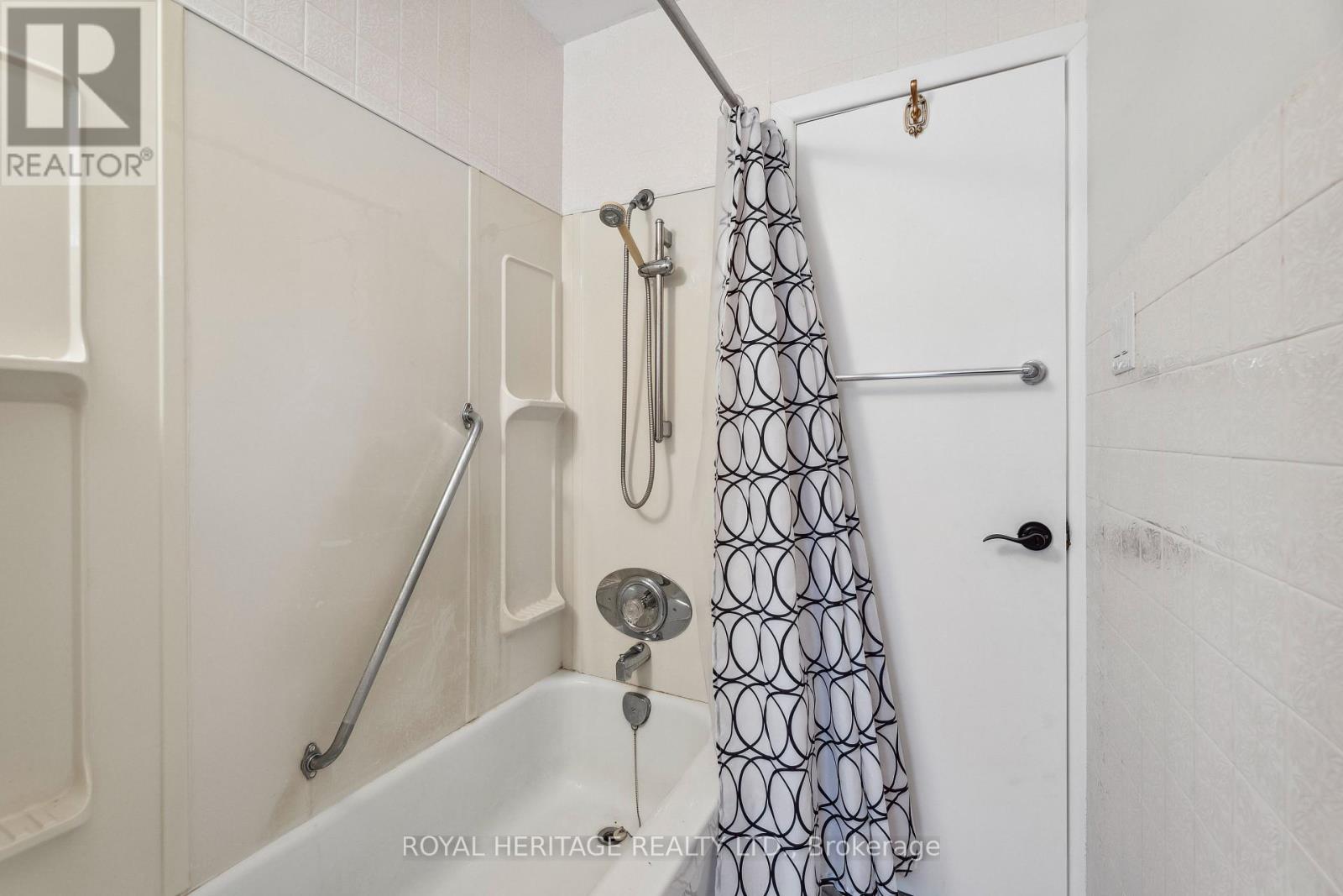 Upper Level/main Floor - 115 Albert Street N, Kawartha Lakes, Ontario K9V 4K6 - Photo 10 - X12526672