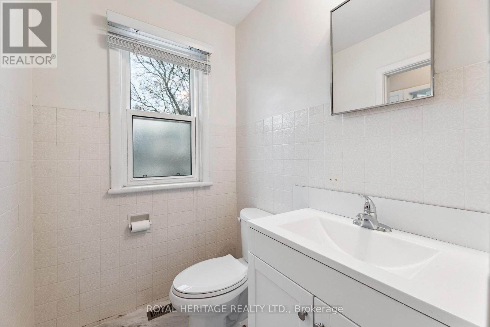 Upper Level/main Floor - 115 Albert Street N, Kawartha Lakes, Ontario K9V 4K6 - Photo 9 - X12526672