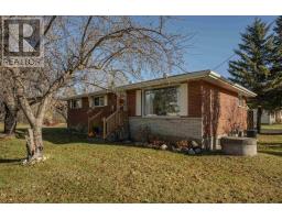 10 Dorothy ST, Kakabeka Falls, Ontario