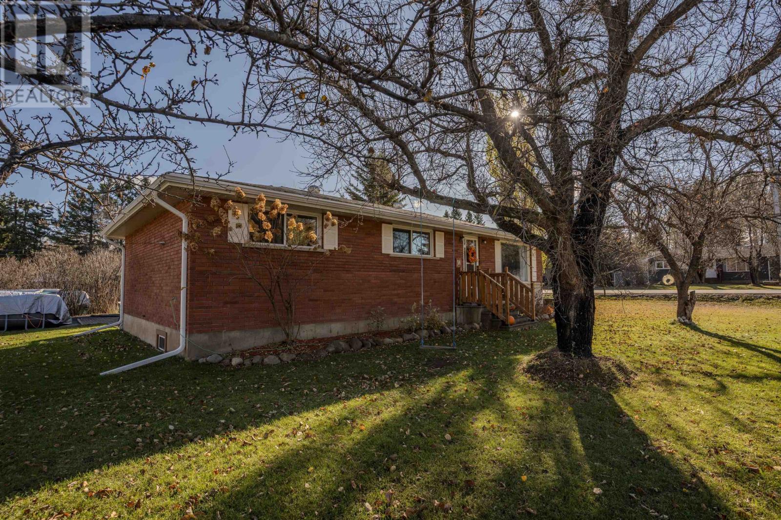 10 Dorothy St, Kakabeka Falls, Ontario P0T 1W0 - Photo 40 - TB253415