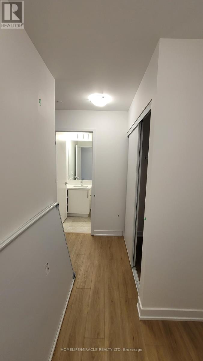 608 - 500 Plains Road E, Burlington, Ontario L7T 2E1 - Photo 10 - W12526704