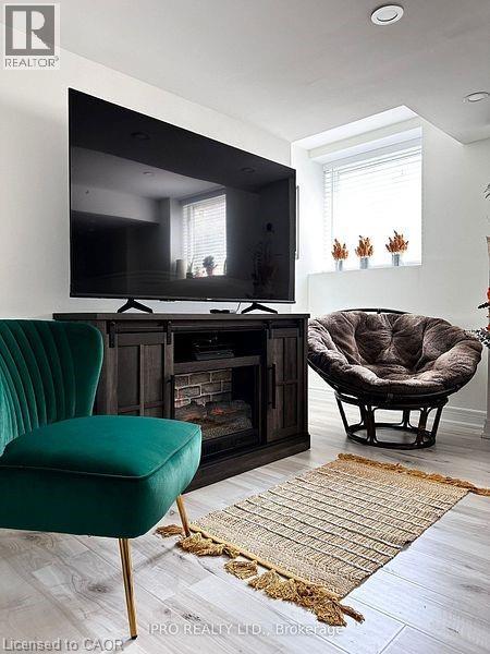 1235 Mceachern Court, Halton, Ontario  L9E 1E4 - Photo 6 - 40786894