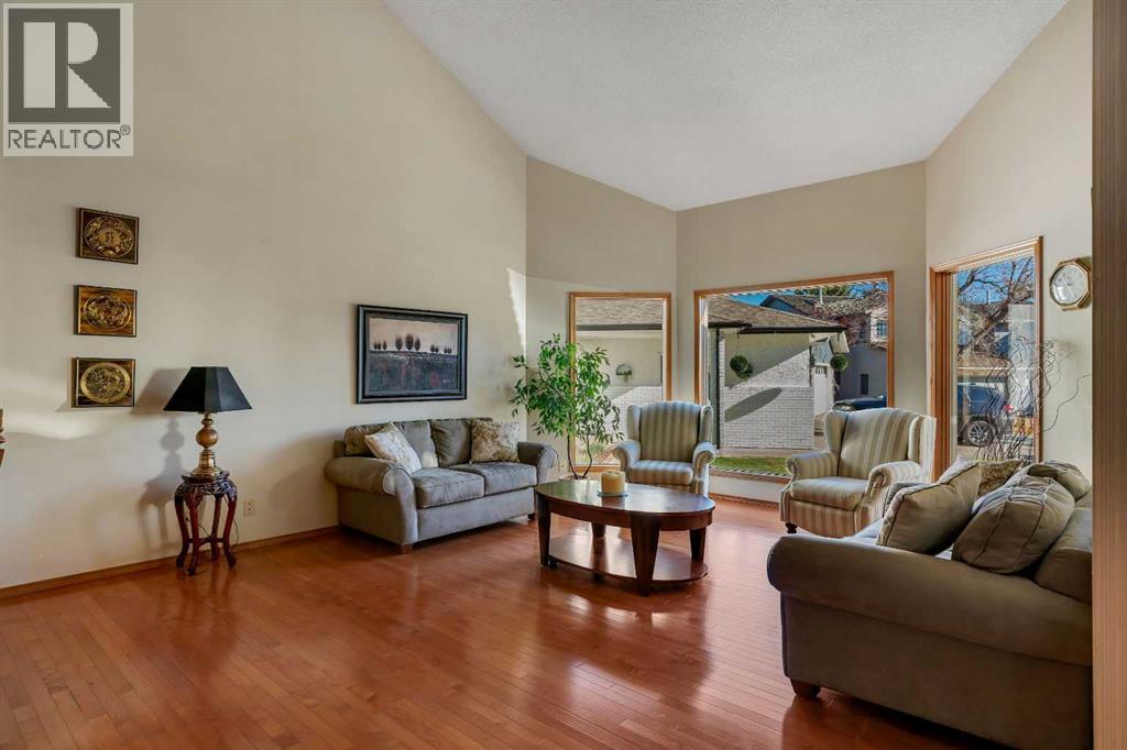 223 Shawnee Mews Sw, Calgary, Alberta  T2Y 1W4 - Photo 4 - A2269251