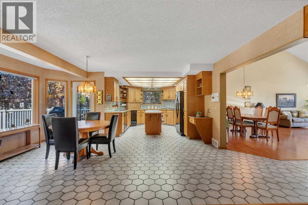 223 Shawnee Mews Sw, Calgary, Alberta  T2Y 1W4 - Photo 8 - A2269251