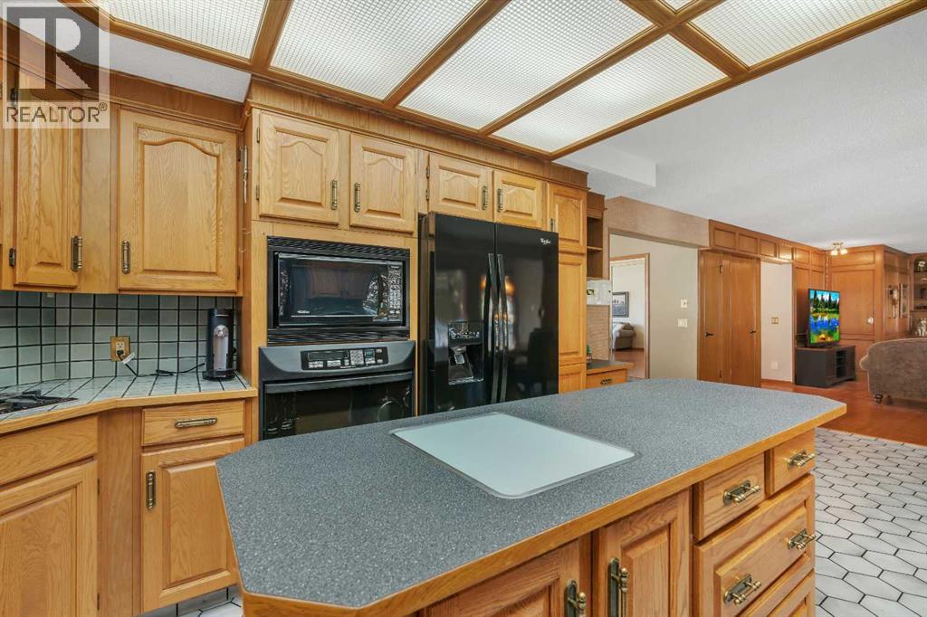 223 Shawnee Mews Sw, Calgary, Alberta  T2Y 1W4 - Photo 10 - A2269251