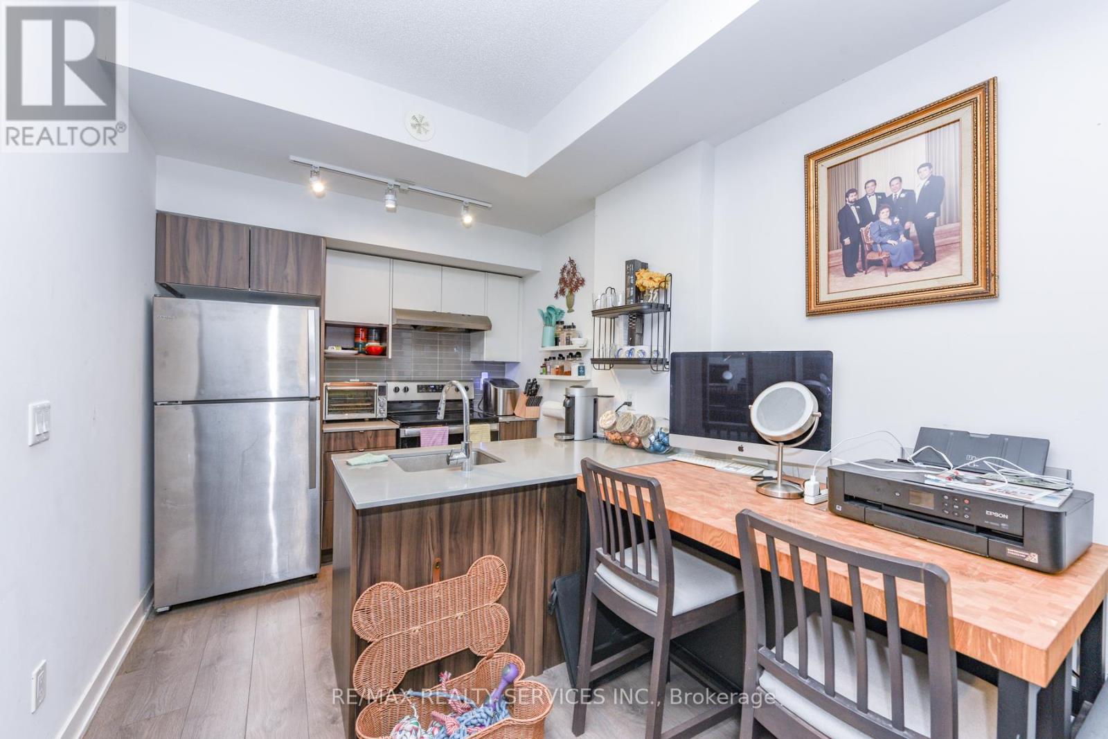 #209 - 1137 Cooke Boulevard, Burlington, Ontario  L7T 4A8 - Photo 11 - W12524200