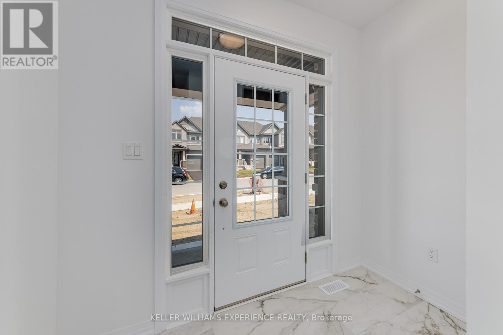 54 Sagewood Avenue, Barrie, Ontario  L9J 0K5 - Photo 6 - S12416062