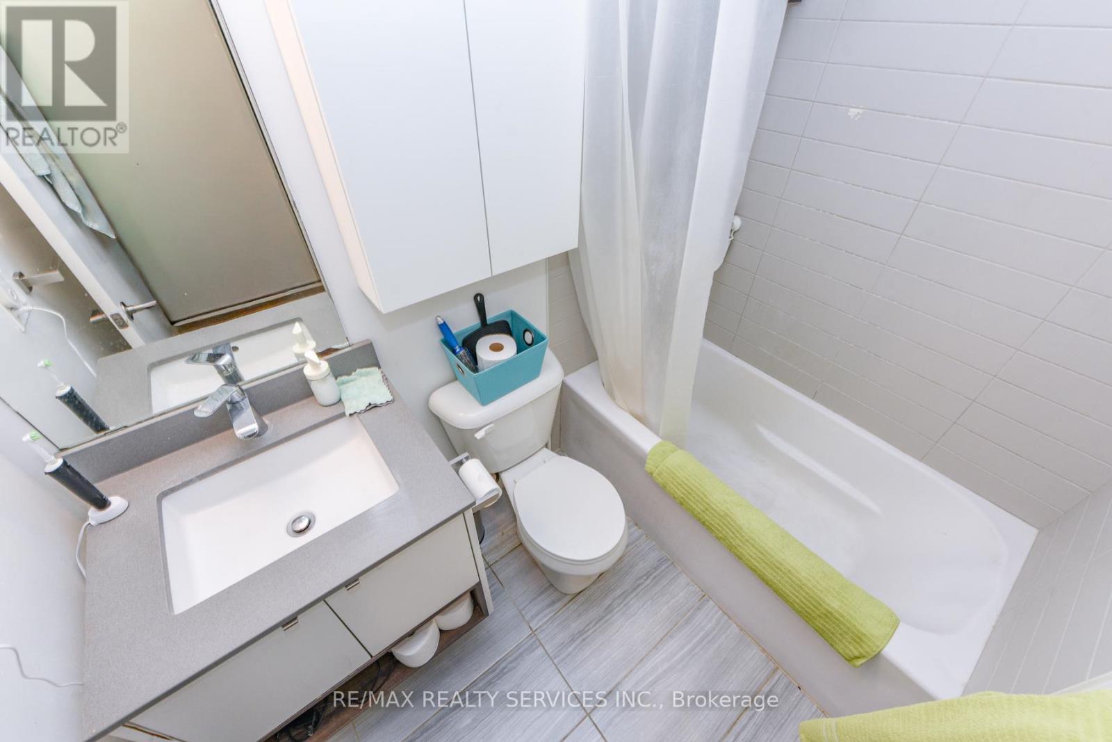 #209 - 1137 Cooke Boulevard, Burlington, Ontario  L7T 4A8 - Photo 18 - W12524200