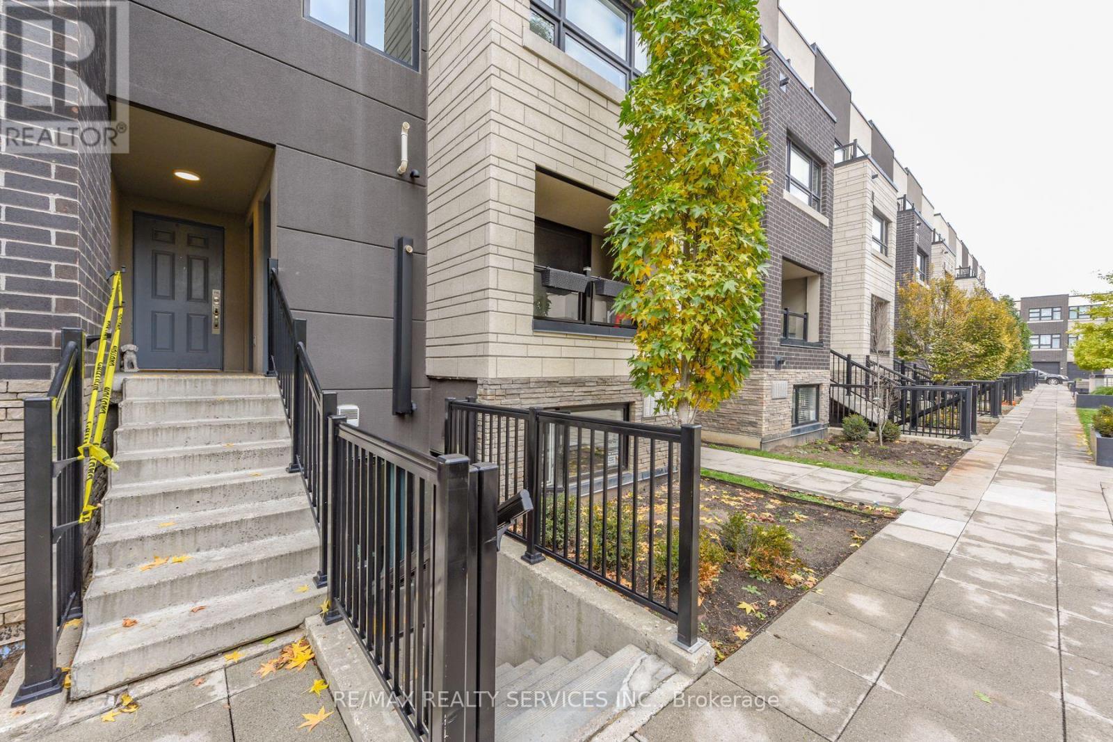 #209 - 1137 Cooke Boulevard, Burlington, Ontario  L7T 4A8 - Photo 2 - W12524200