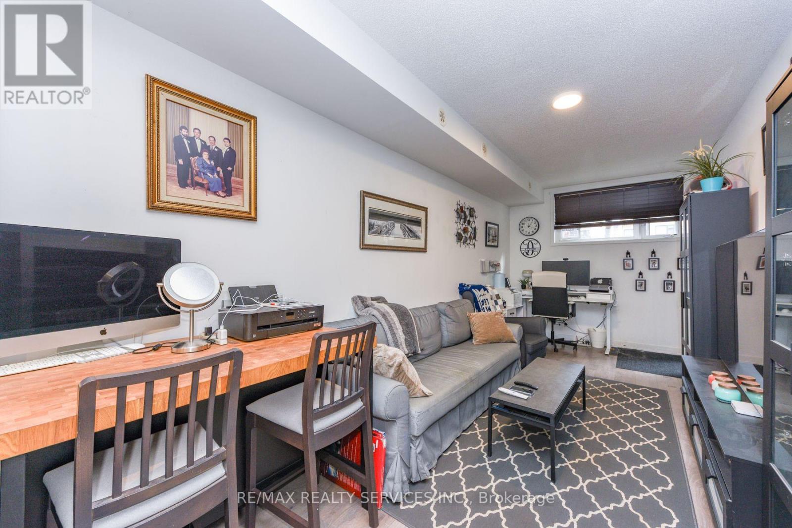 #209 - 1137 Cooke Boulevard, Burlington, Ontario  L7T 4A8 - Photo 6 - W12524200