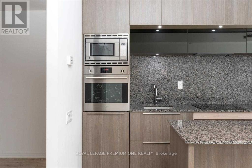 #2004 - 88 Blue Jays Way, Toronto, Ontario  M5V 2G3 - Photo 5 - C12526724