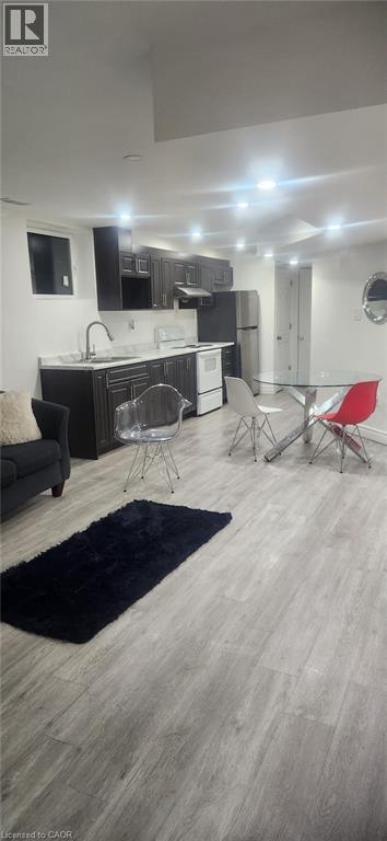 916 Magdalena Court Unit# B, Kitchener, Ontario  N2E 0B3 - Photo 2 - 40786873